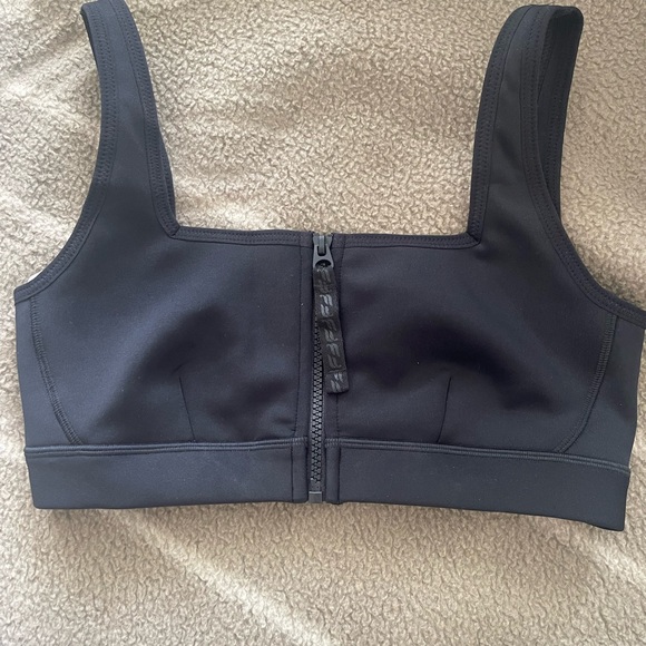 Fabletics black low impact bra - Picture 1 of 1